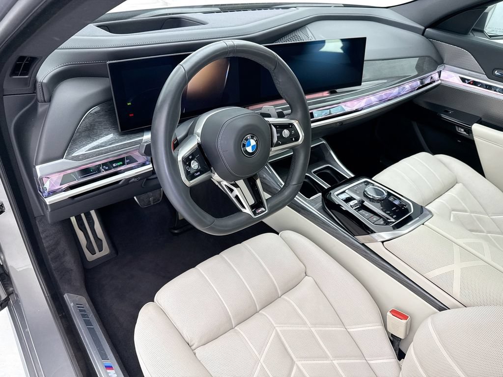 Used 2023 BMW 760i xDrive AWD/4WD image 9