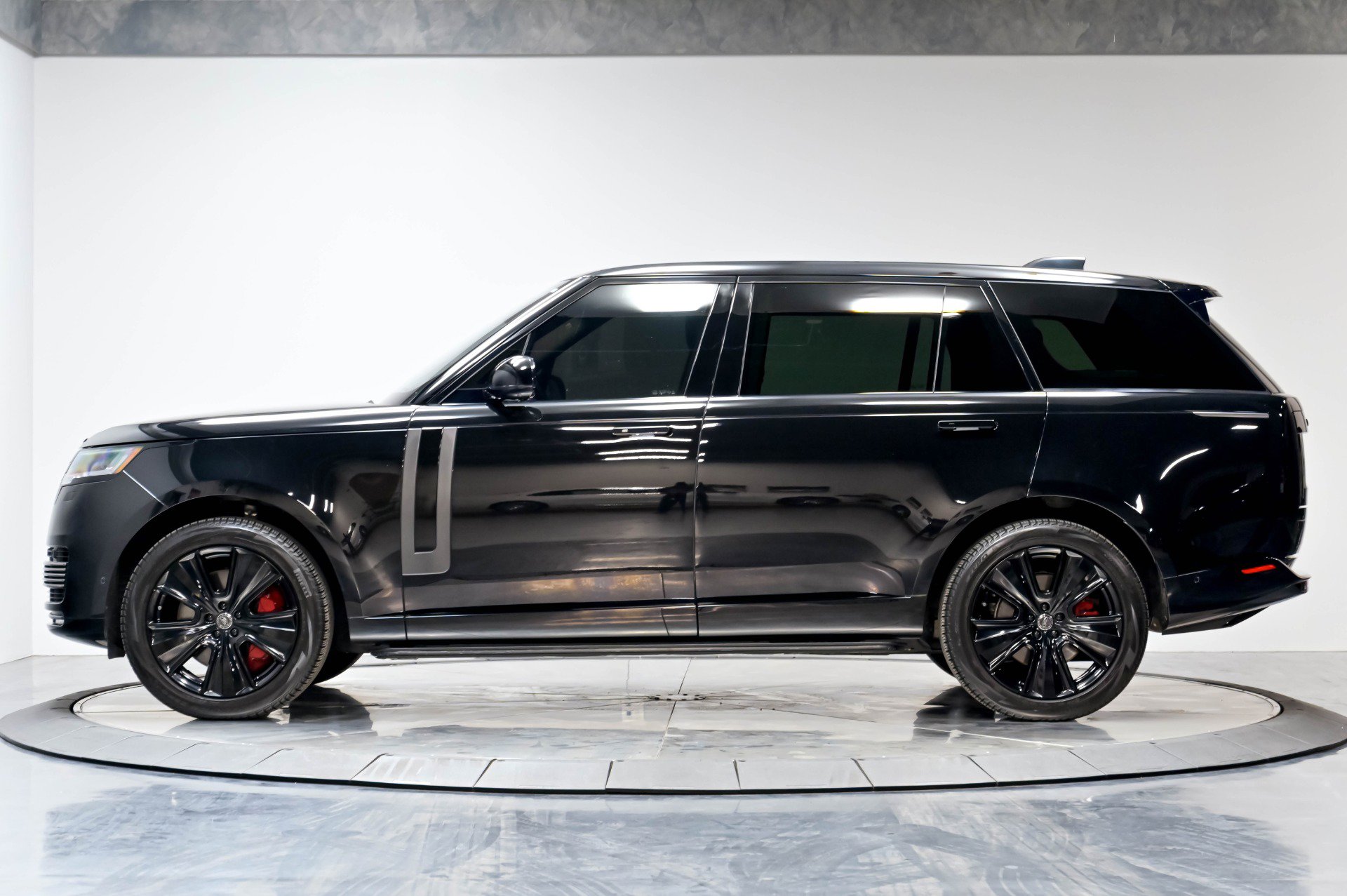 Used 2023 Land Rover Range Rover SV AWD/4WD image 48