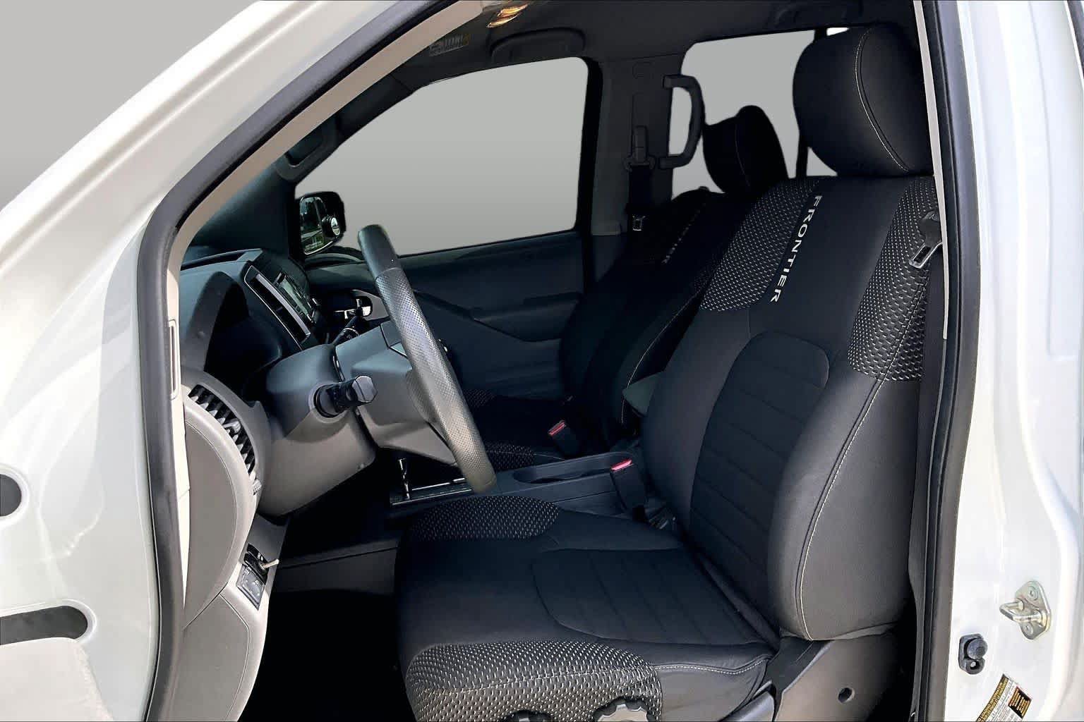 Used 2018 Nissan Frontier SV RWD image 8