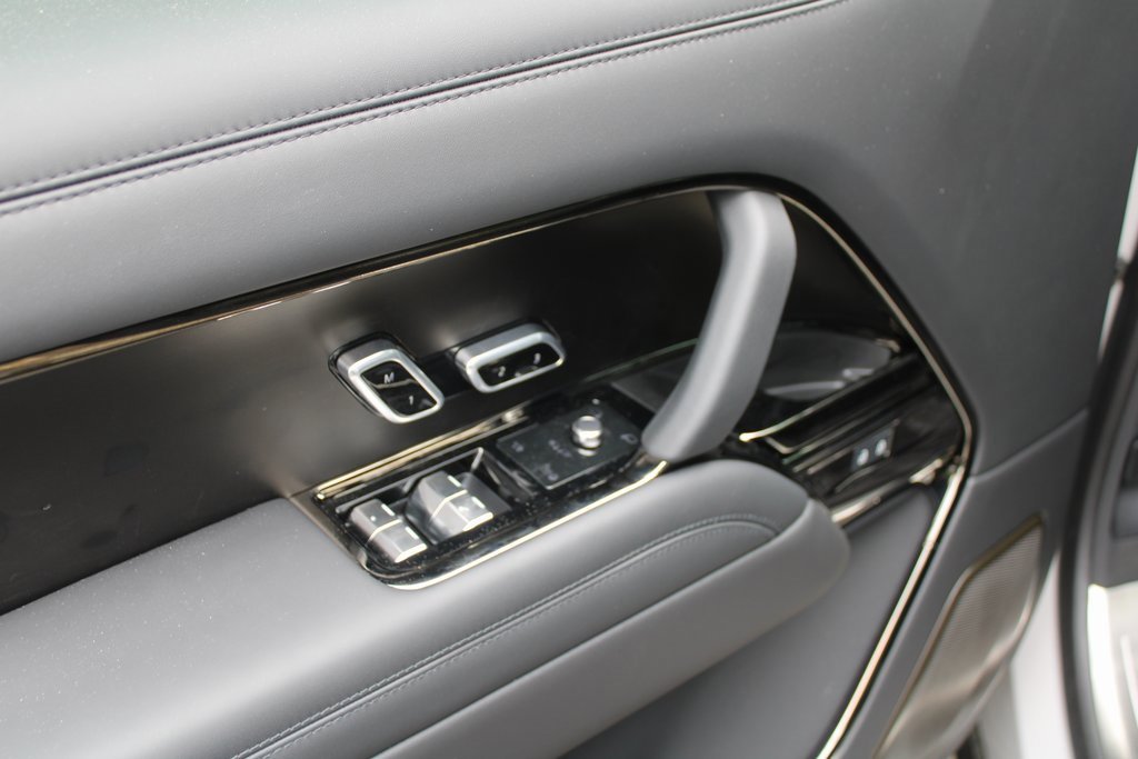 New 2025 Land Rover Range Rover SV image 20