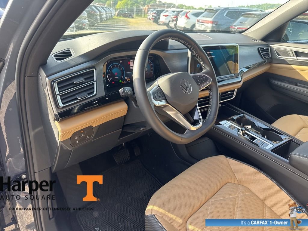 Used 2025 Volkswagen Atlas Cross Sport SE w/ Panoramic Sunroof Package FWD image 14