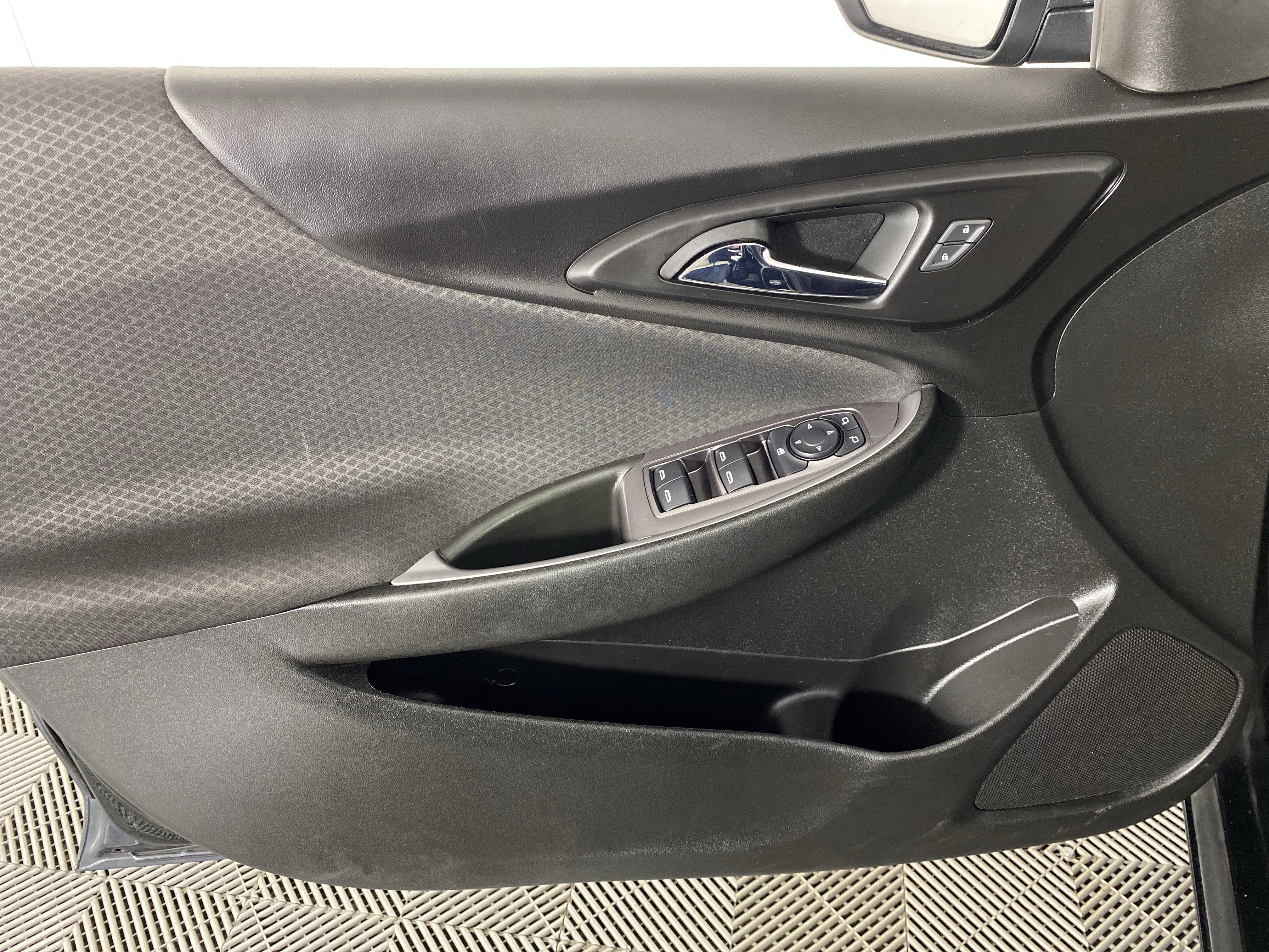 Used 2020 Chevrolet Malibu LS image 13