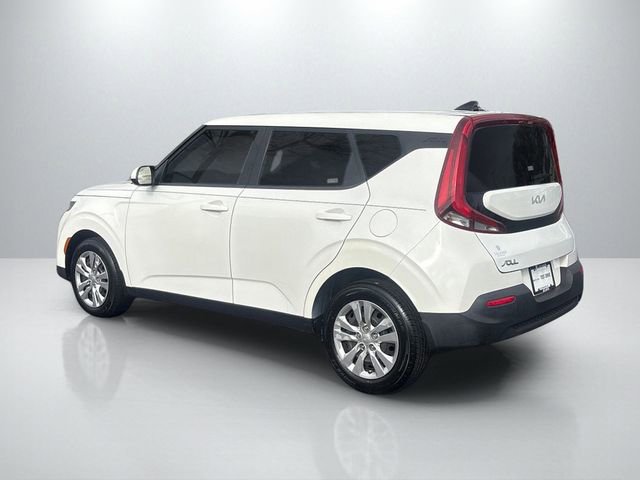 Used 2022 Kia Soul LX image 5