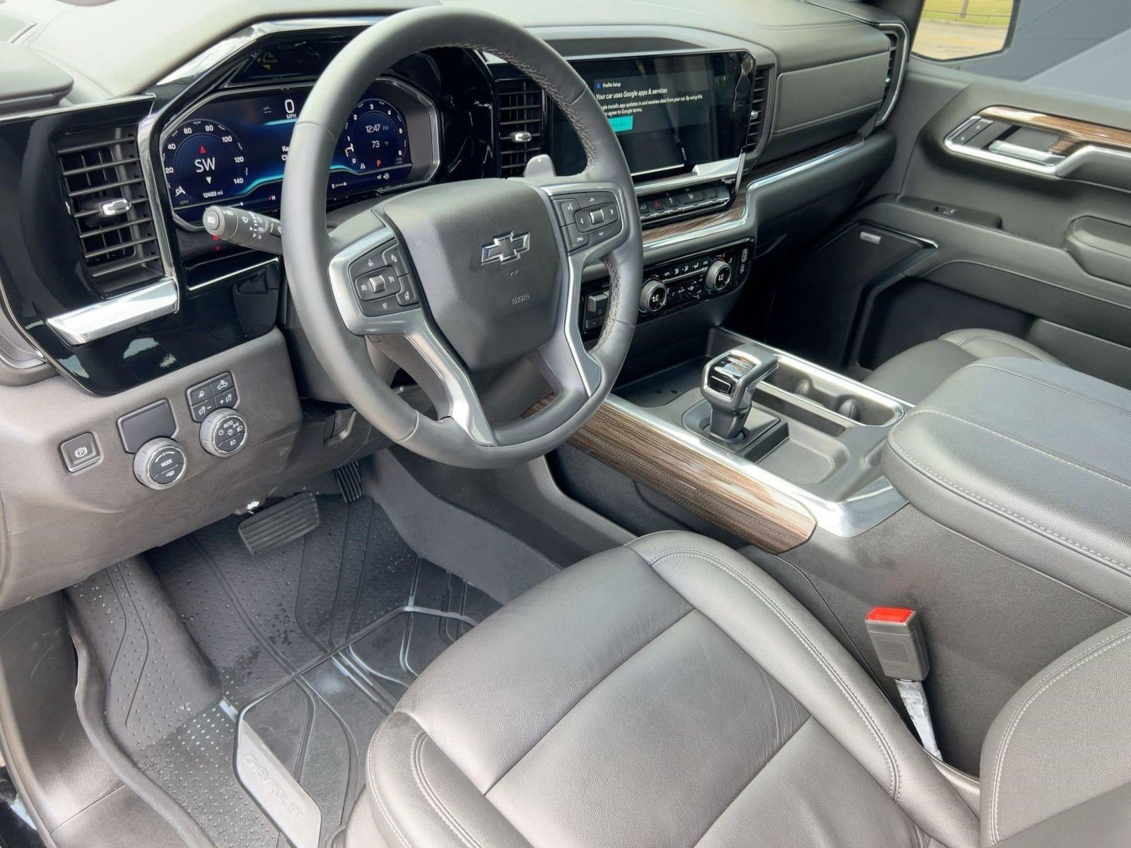 Used 2024 Chevrolet Silverado 1500 RST image 4