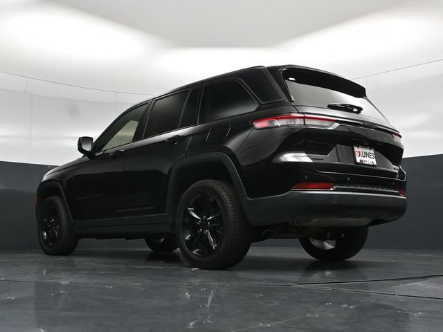 Used 2023 Jeep Grand Cherokee Limited w/ Black Appearance Package AWD/4WD image 63