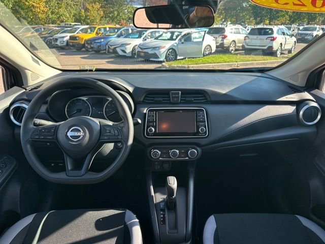 Used 2025 Nissan Versa S w/ Trunk Package image 10