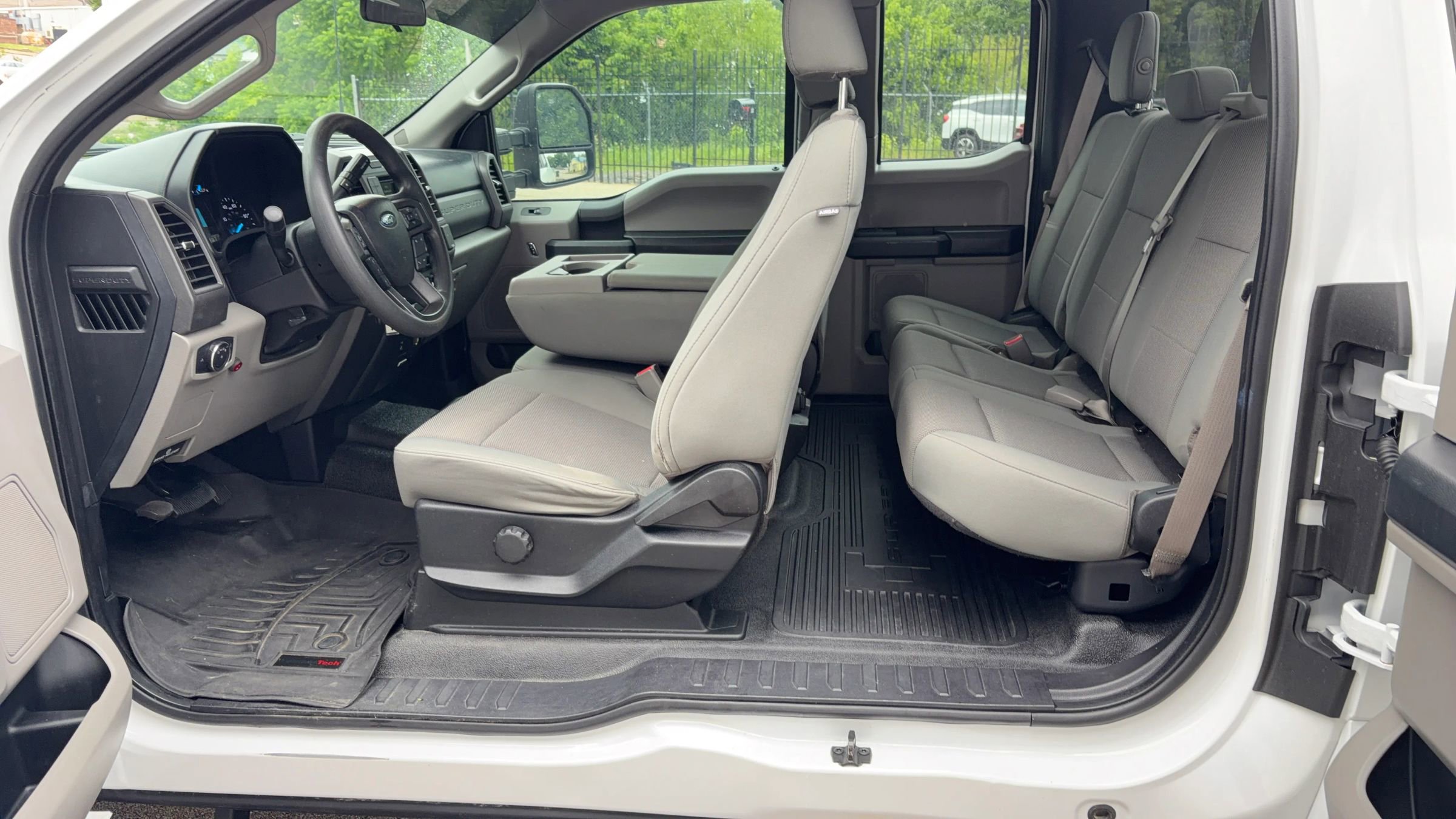 Used 2017 Ford F250 XL w/ Power Equipment Group AWD/4WD image 8
