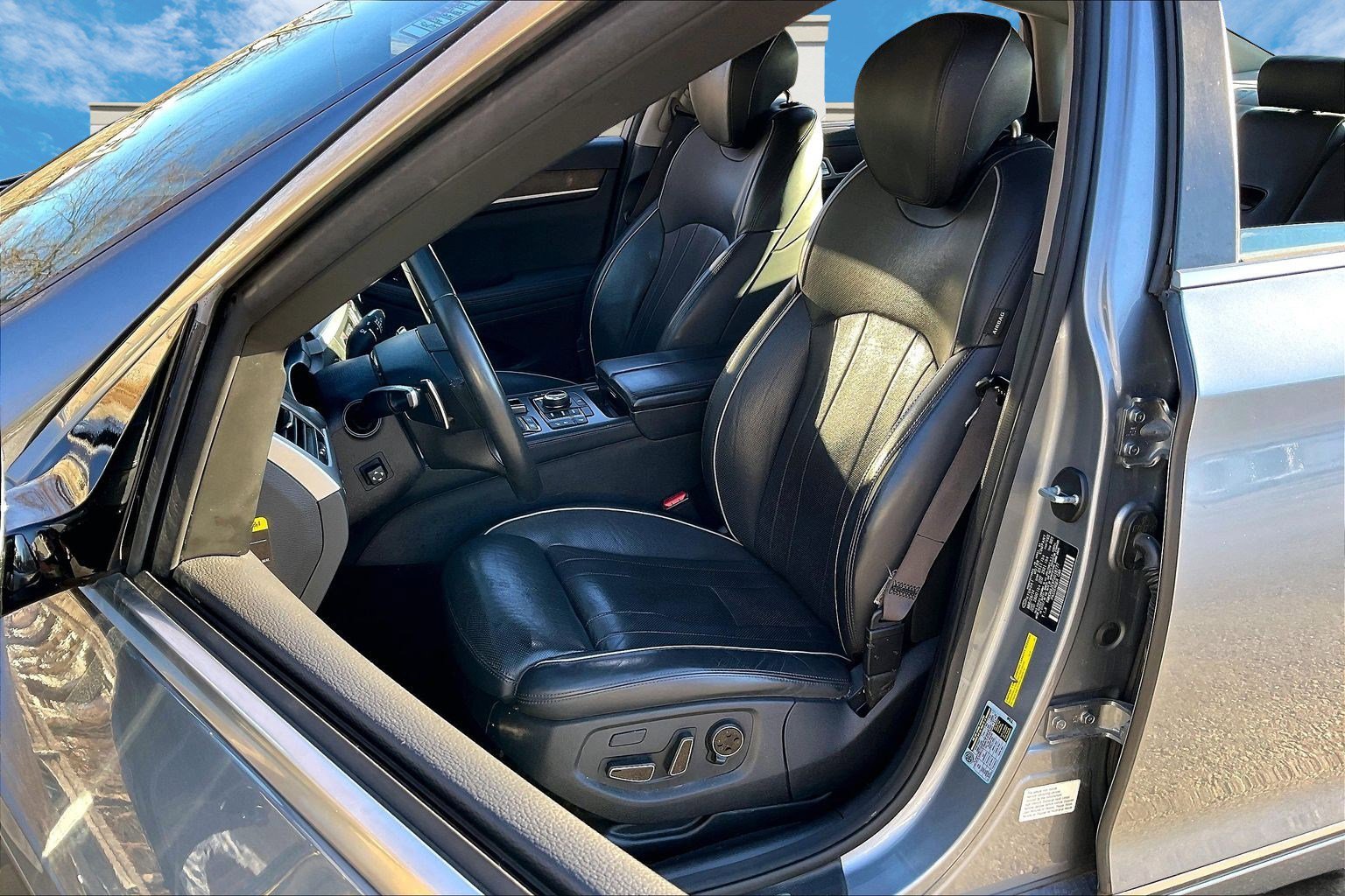 Used 2015 Hyundai Genesis 3.8 w/ Option Group 03 image 22