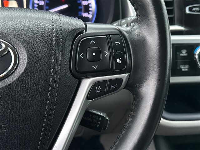 Used 2019 Toyota Highlander XLE image 27