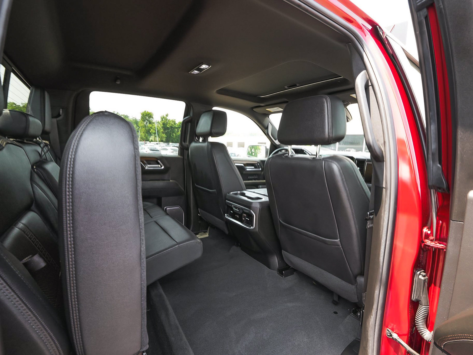 Used 2024 Chevrolet Silverado 1500 High Country w/ Technology Package AWD/4WD image 30