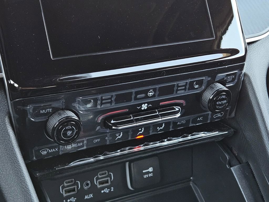 New 2025 Jeep Grand Cherokee Altitude image 21