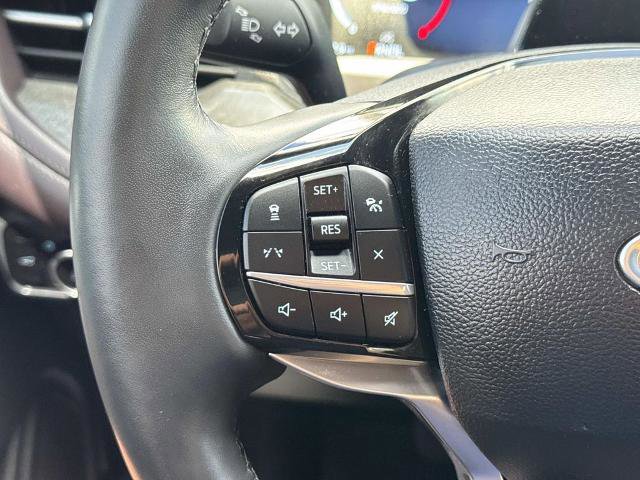 Certified 2025 Ford Explorer Platinum RWD image 10