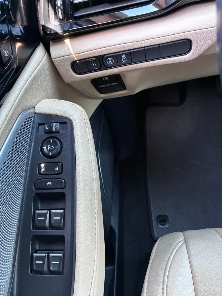 Used 2023 Acura MDX SH-AWD image 28