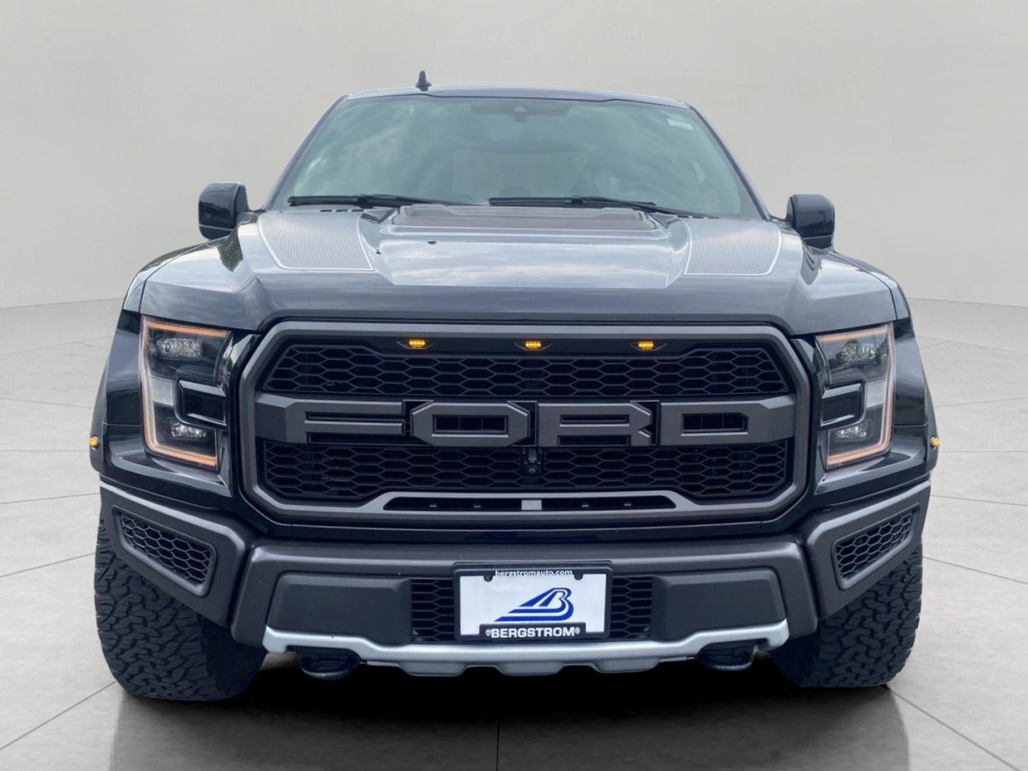 Certified 2019 Ford F150 Raptor w/ Equipment Group 802A Luxury AWD/4WD image 4