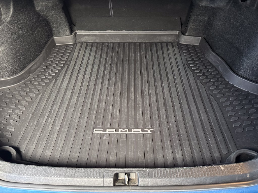 Used 2019 Toyota Camry SE FWD image 22