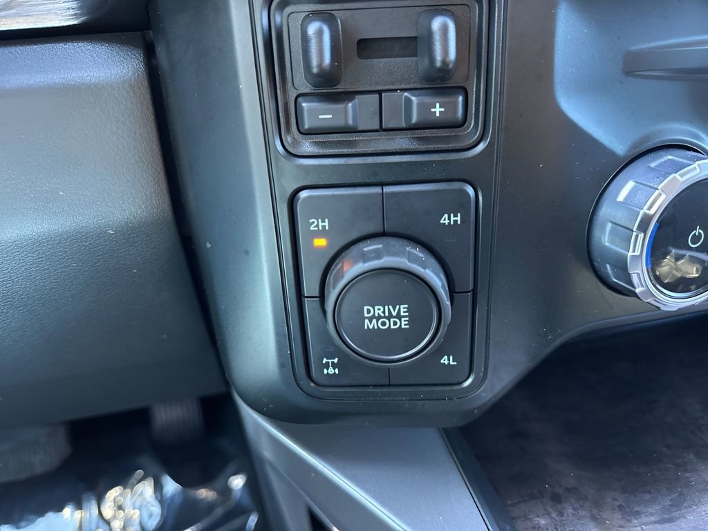 Used 2023 Ford F250 Lariat w/ FX4 Off-Road Package image 24