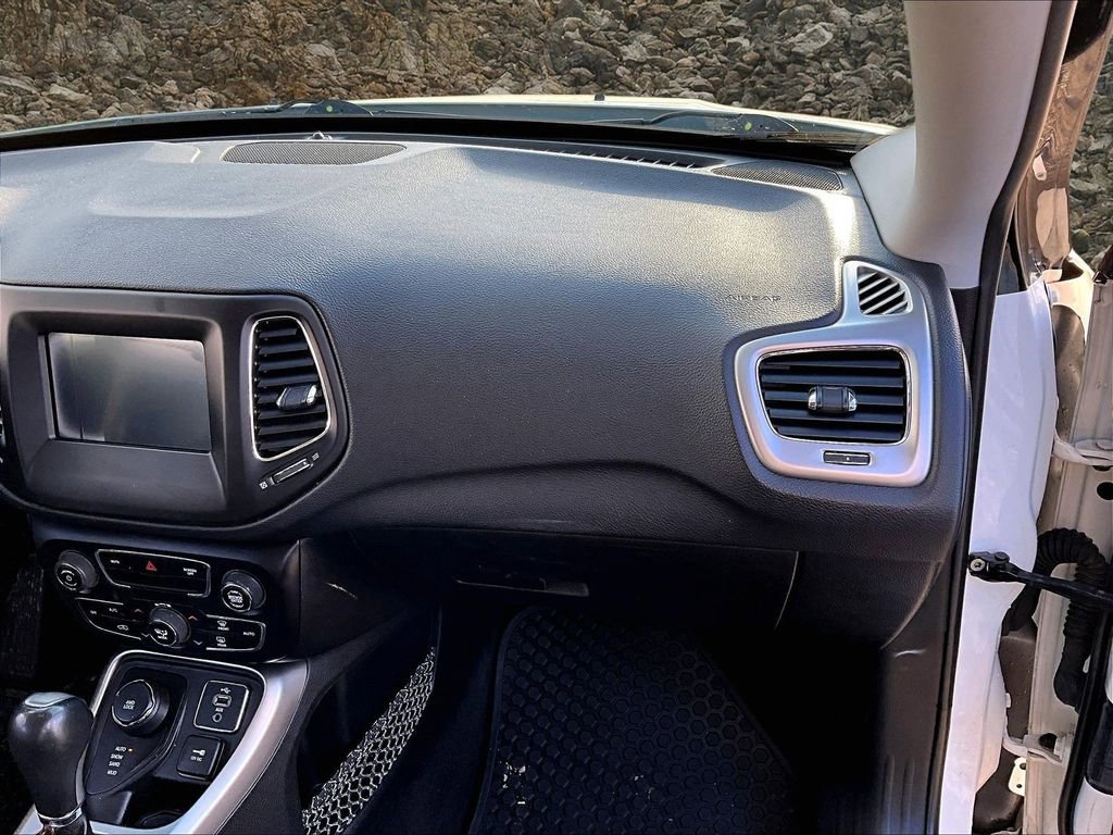 Used 2018 Jeep Compass Latitude w/ Popular Equipment Group image 15