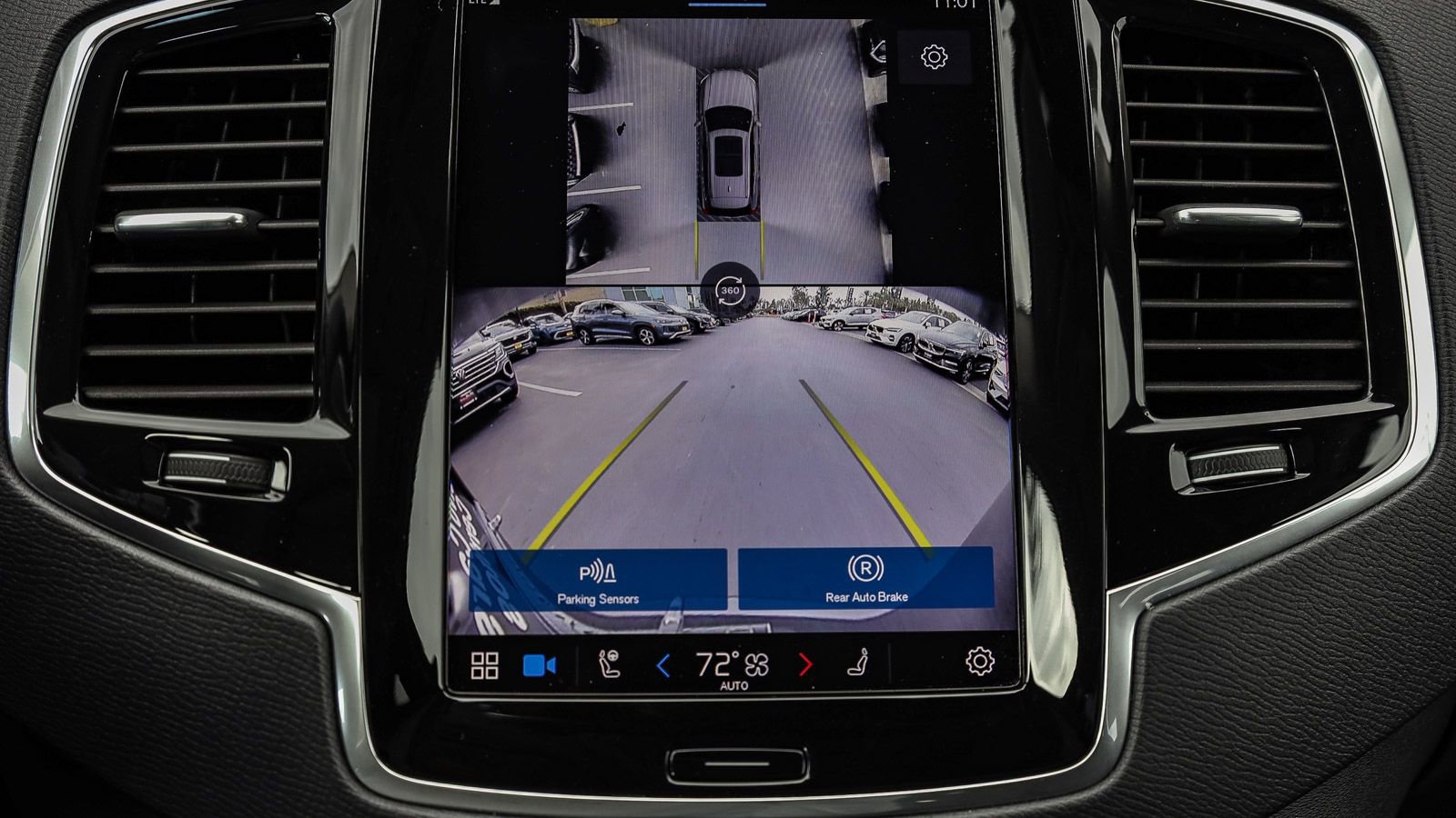 Used 2025 Volvo XC90 B6 Plus image 25