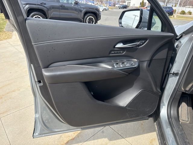 Used 2025 Cadillac XT4 Premium Luxury image 24