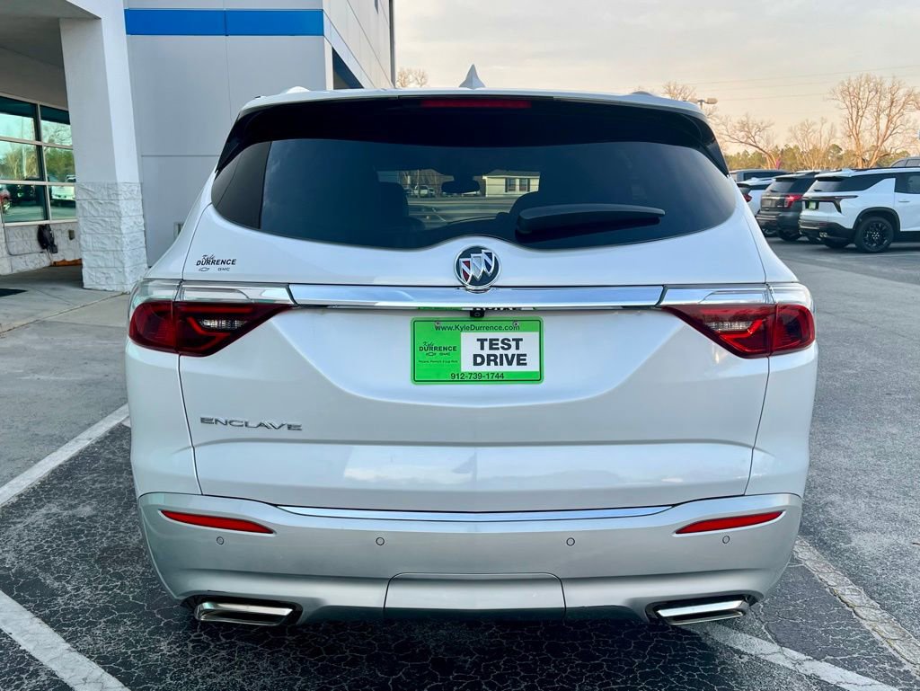 Used 2023 Buick Enclave Essence w/ Experience Buick Package image 5