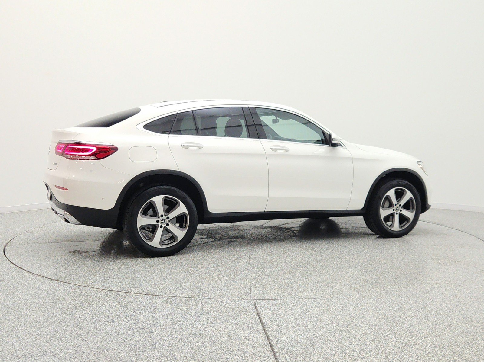 Used 2022 Mercedes-Benz GLC 300 4MATIC Coupe image 5
