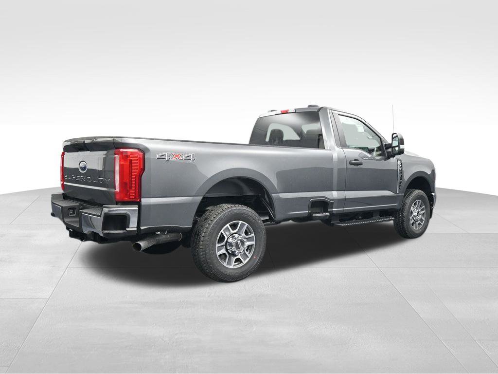 New 2025 Ford F350 XLT image 9