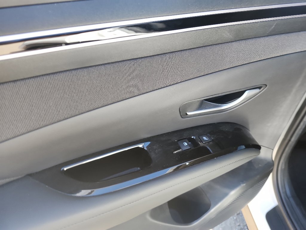 Used 2023 Hyundai Tucson Limited AWD/4WD image 15