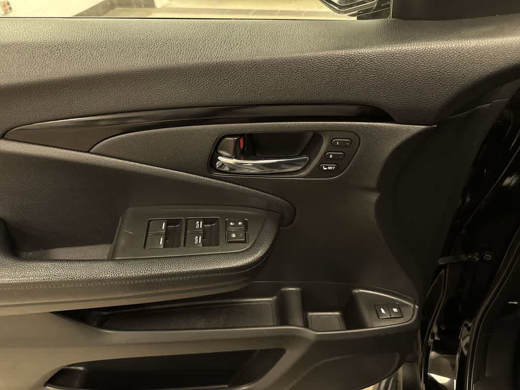 Used 2017 Honda Pilot Touring image 24