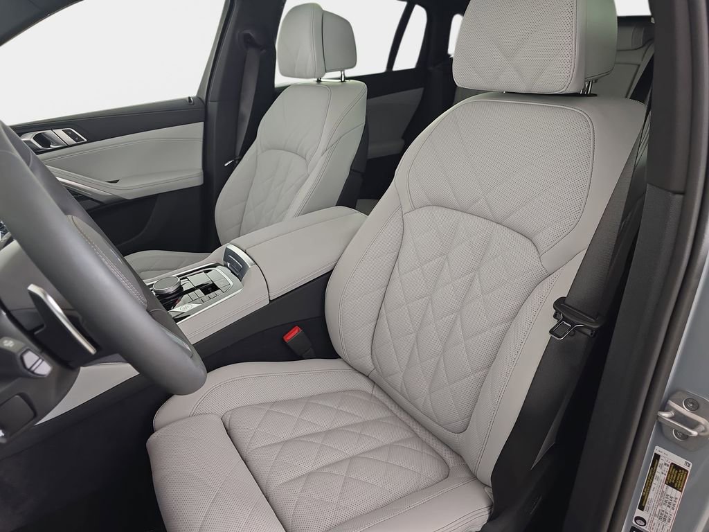 New 2026 BMW X6 xDrive40i w/ Climate Comfort Package image 15