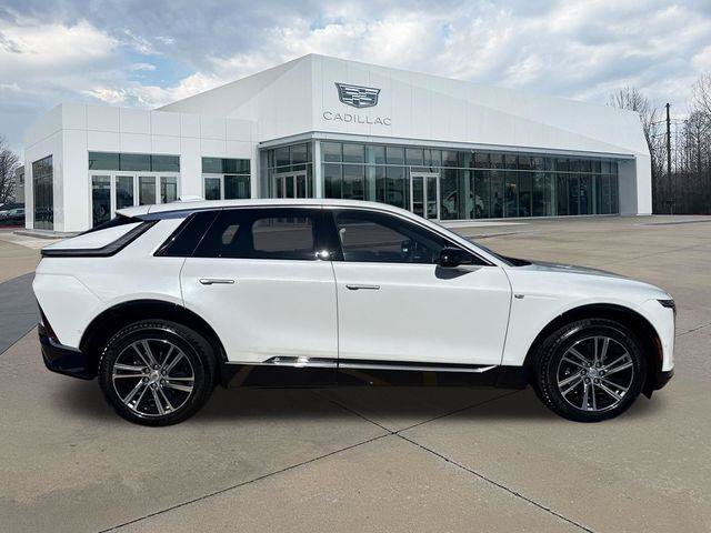 New 2026 Cadillac Lyriq Luxury RWD image 2