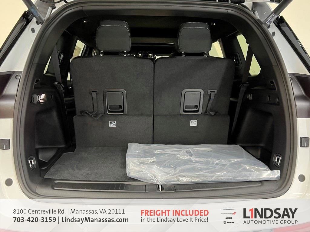 New 2025 Jeep Grand Cherokee L Laredo w/ Luxury Tech Group I image 6