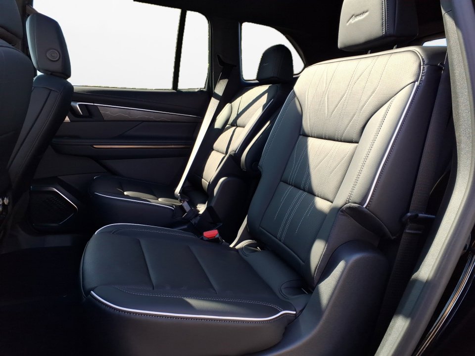 New 2026 Buick Enclave Avenir w/ Super Cruise Package image 12