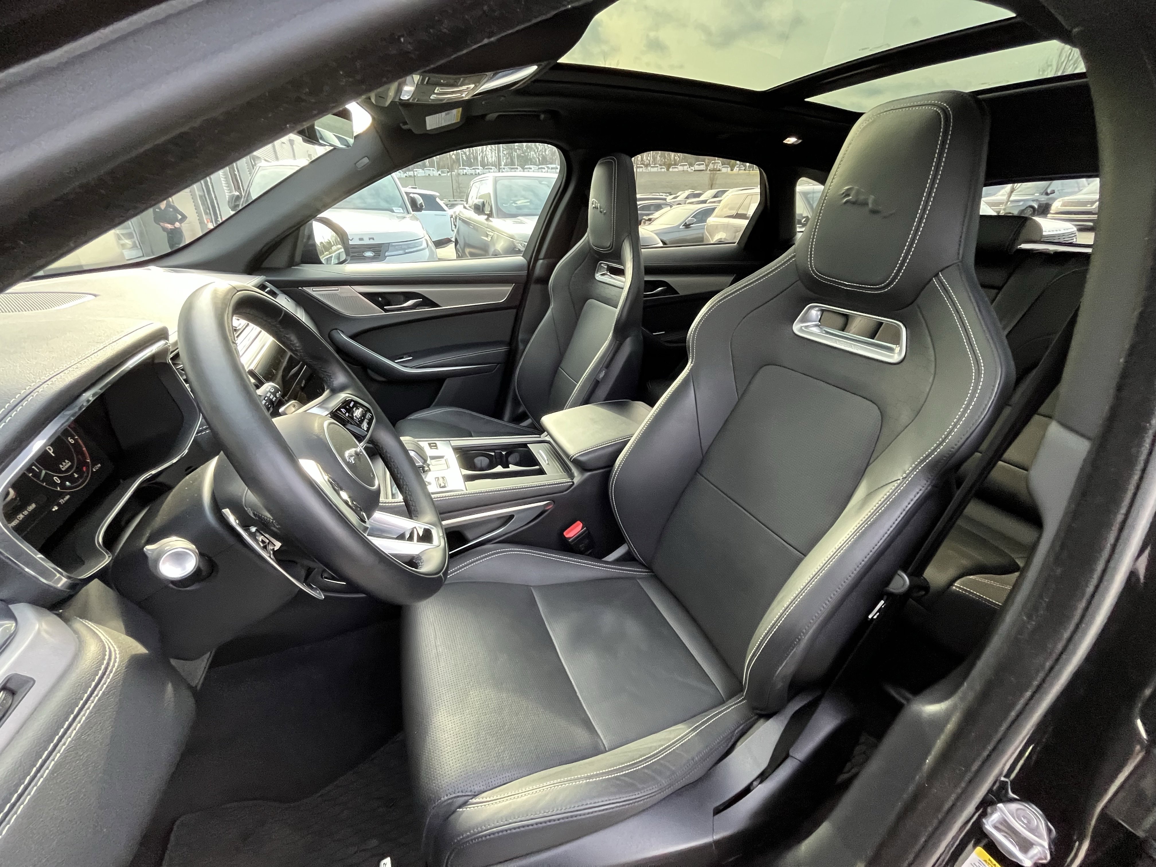 Certified 2024 Jaguar F-PACE R-Dynamic S image 16