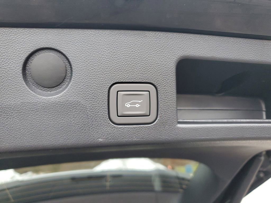 New 2026 GMC Terrain AT4 w/ LPO, Black Badging Package image 9