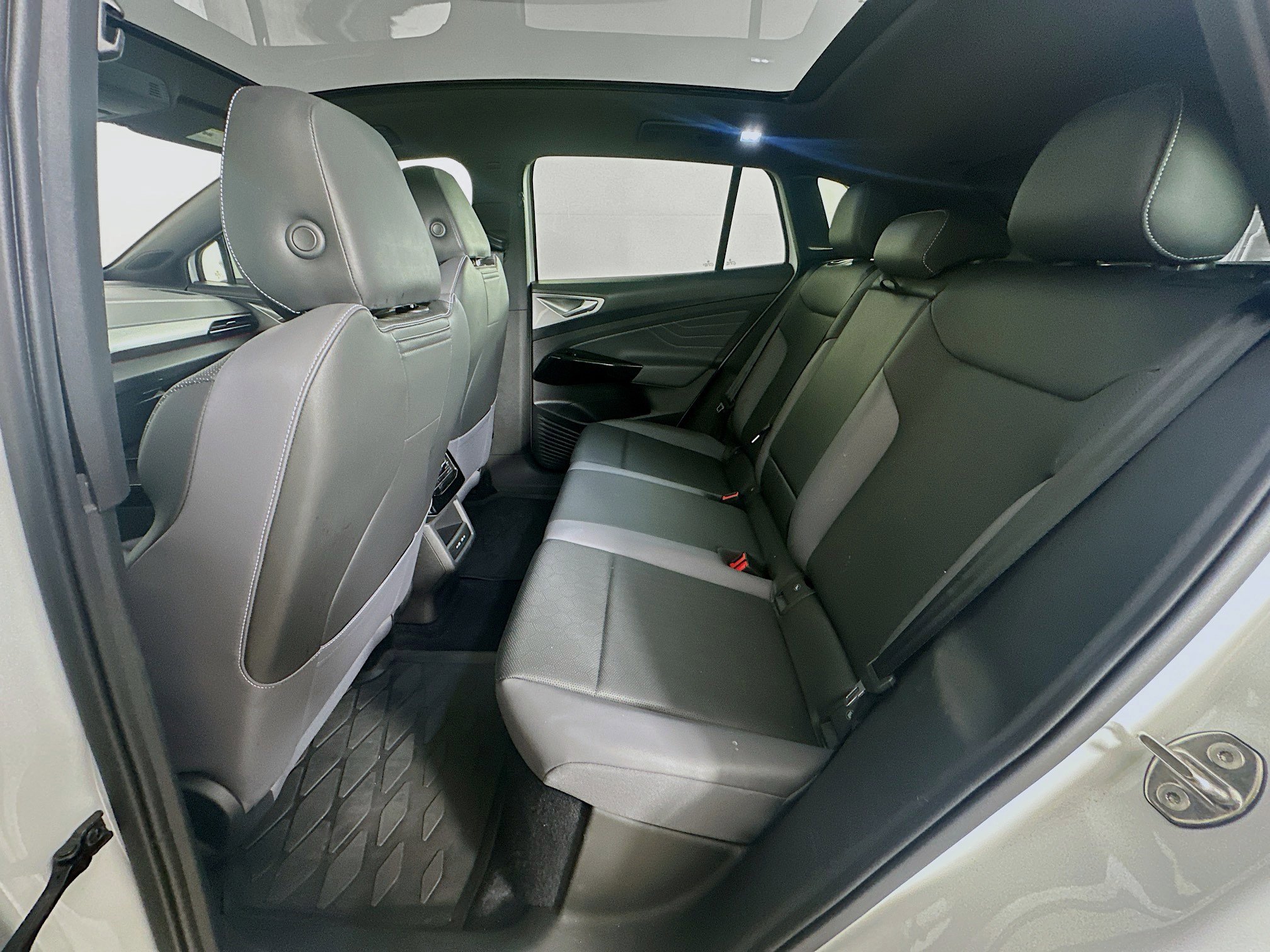 Used 2023 Volkswagen ID.4 Pro S image 28