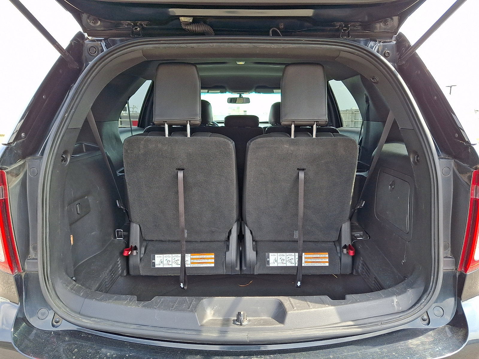 Used 2014 Ford Explorer XLT w/ Equipment Group 202A image 28