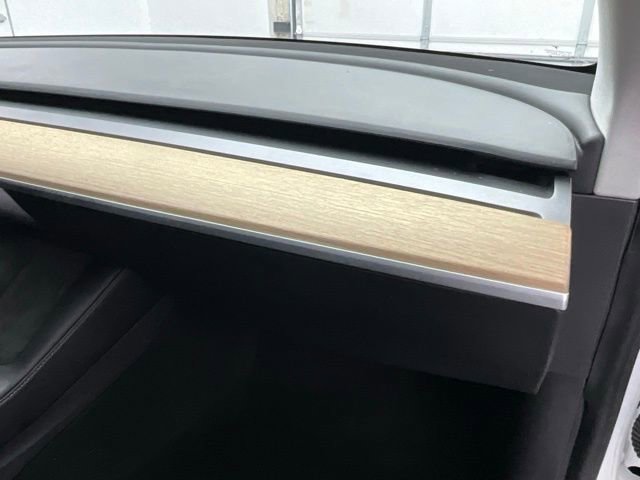 Used 2021 Tesla Model 3 Standard Range Plus image 11