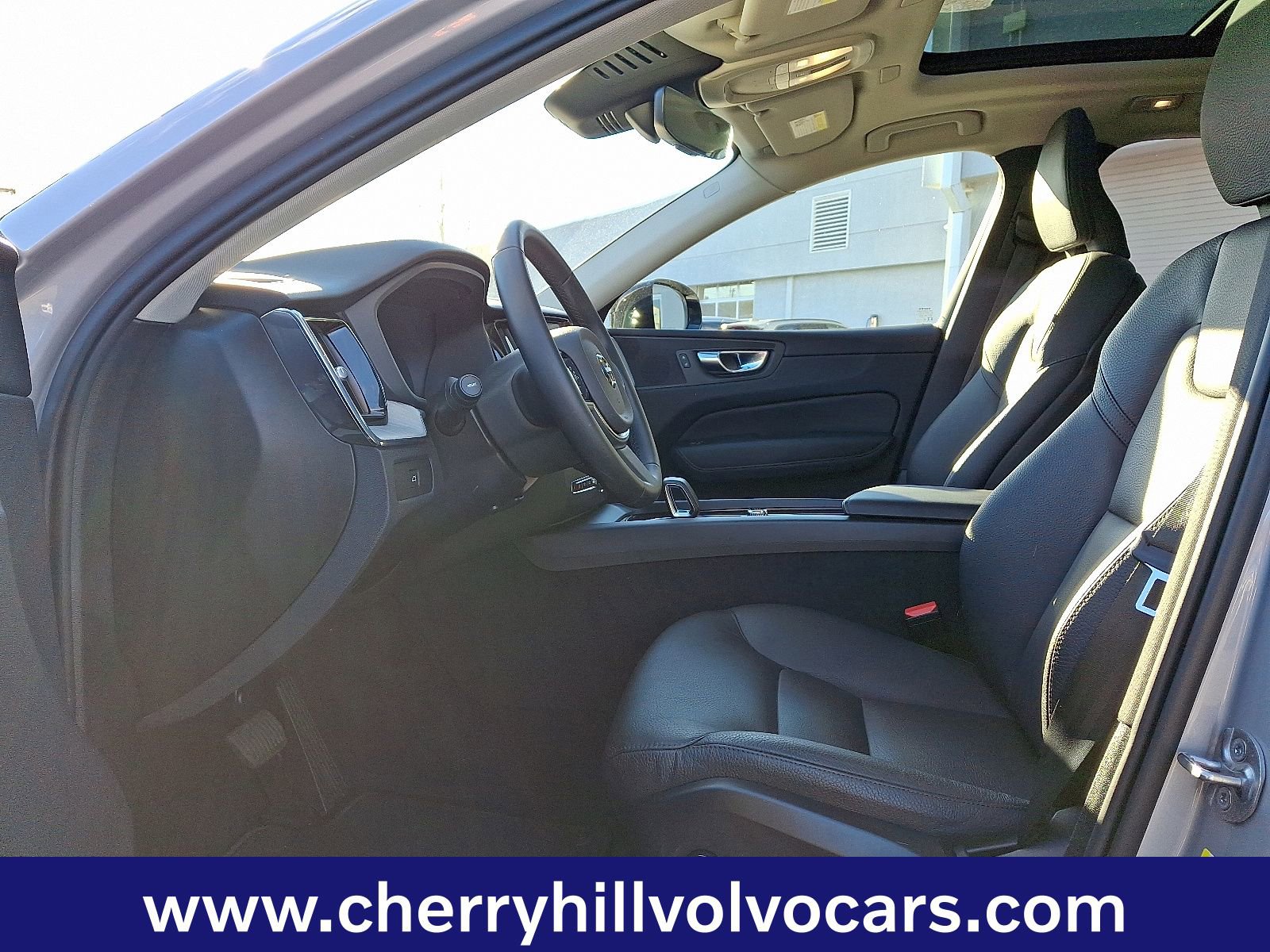 Certified 2025 Volvo XC60 B5 Plus image 14