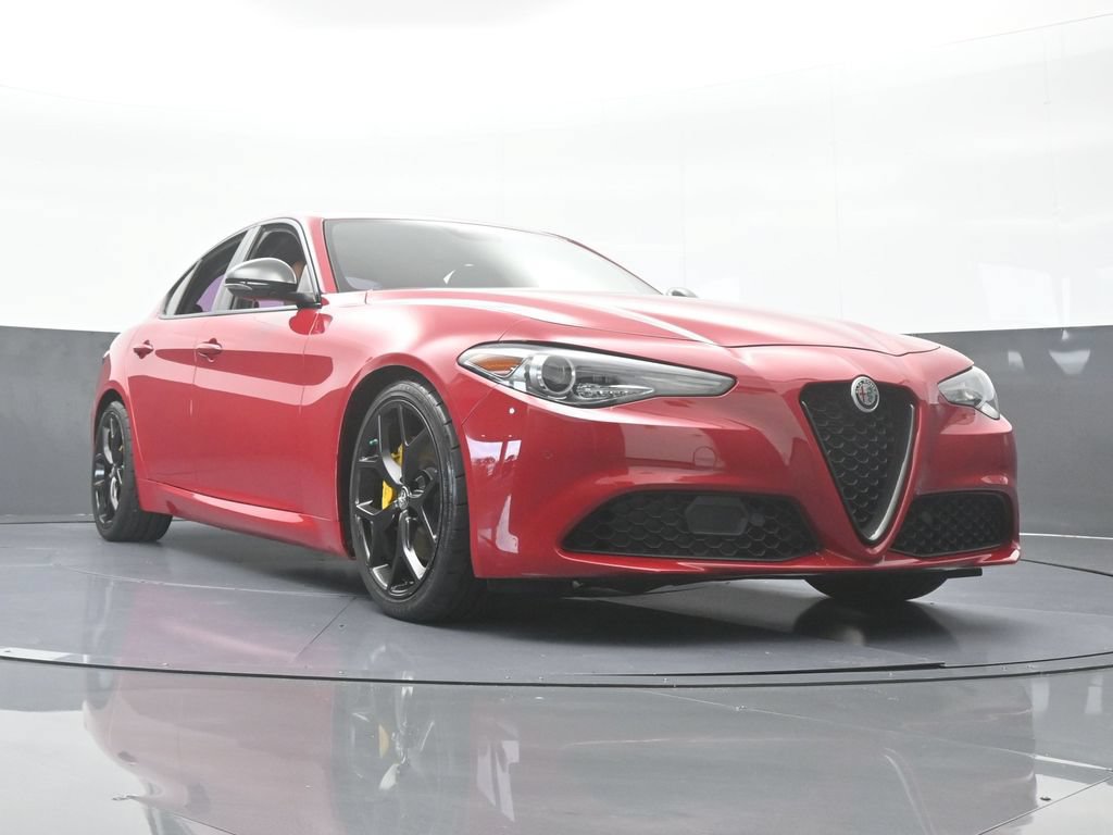 Used 2020 Alfa Romeo Giulia w/ Nero Edizione RWD image 59