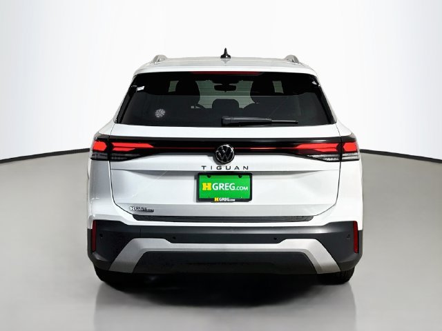 Used 2025 Volkswagen Tiguan S FWD image 8