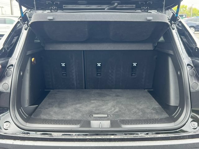 Used 2024 Chevrolet Trax RS w/ Sunroof Package FWD image 33