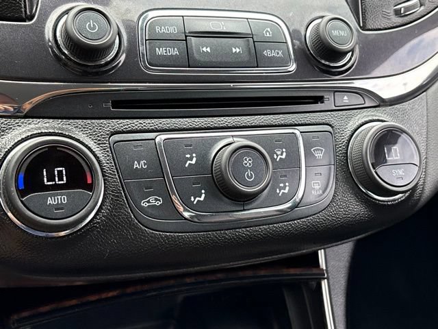 Used 2014 Chevrolet Impala LT w/ Convenience Package FWD image 16
