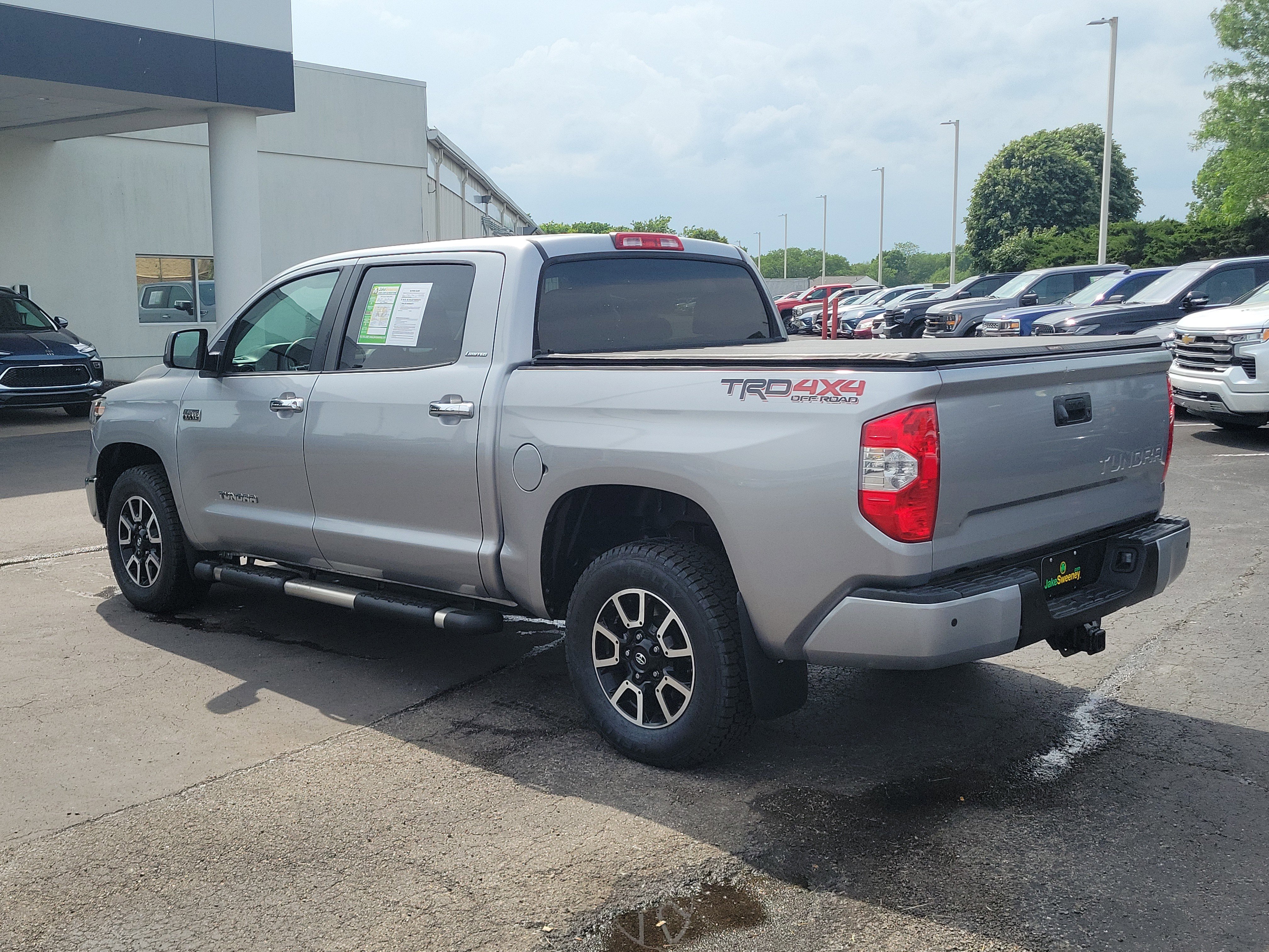 Used 2019 Toyota Tundra Limited w/ Limited Premium Package AWD/4WD image 3