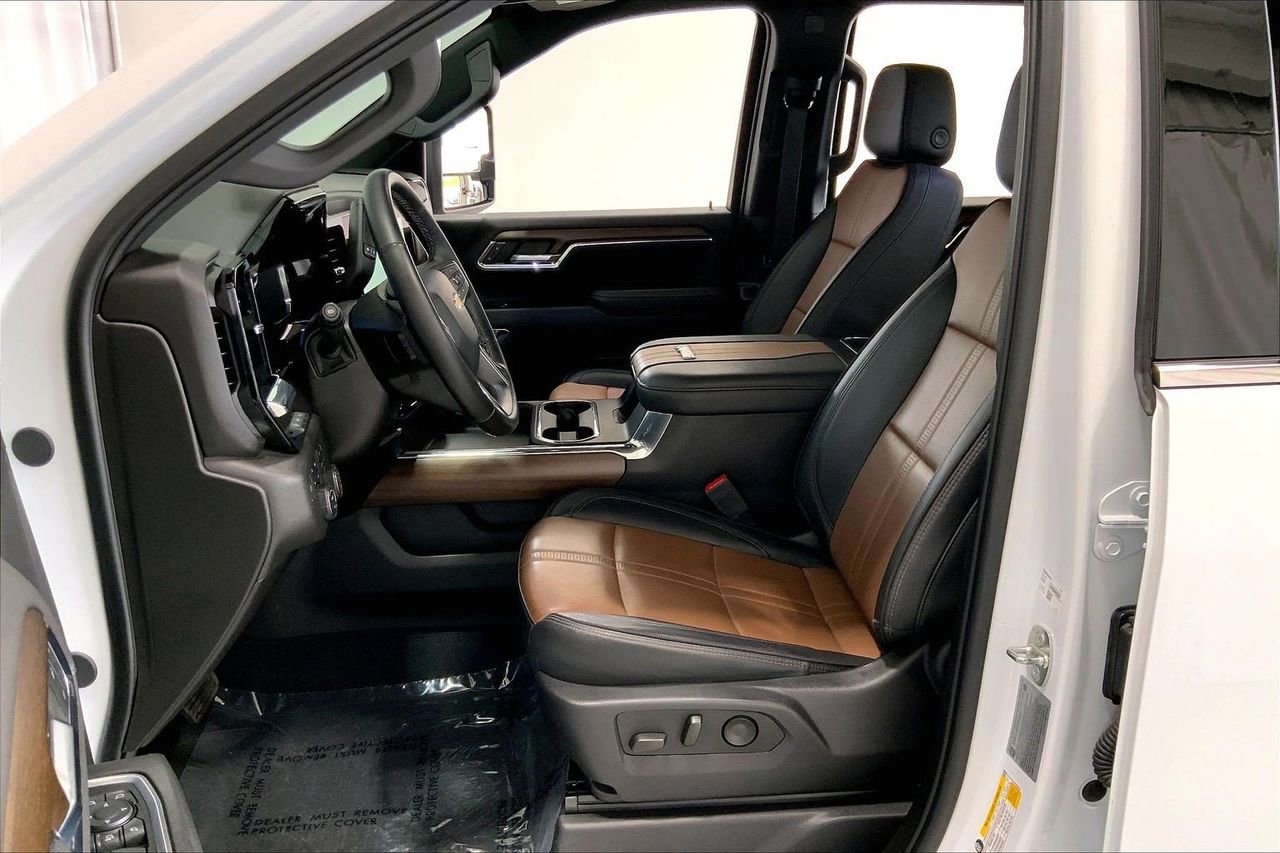 Used 2024 Chevrolet Silverado 2500 High Country w/ High Country Premium Package image 18