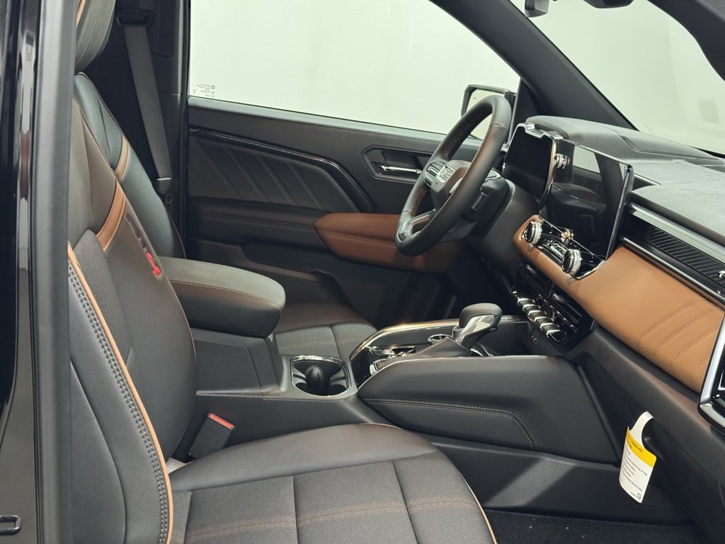 New 2025 GMC Canyon AT4 image 17