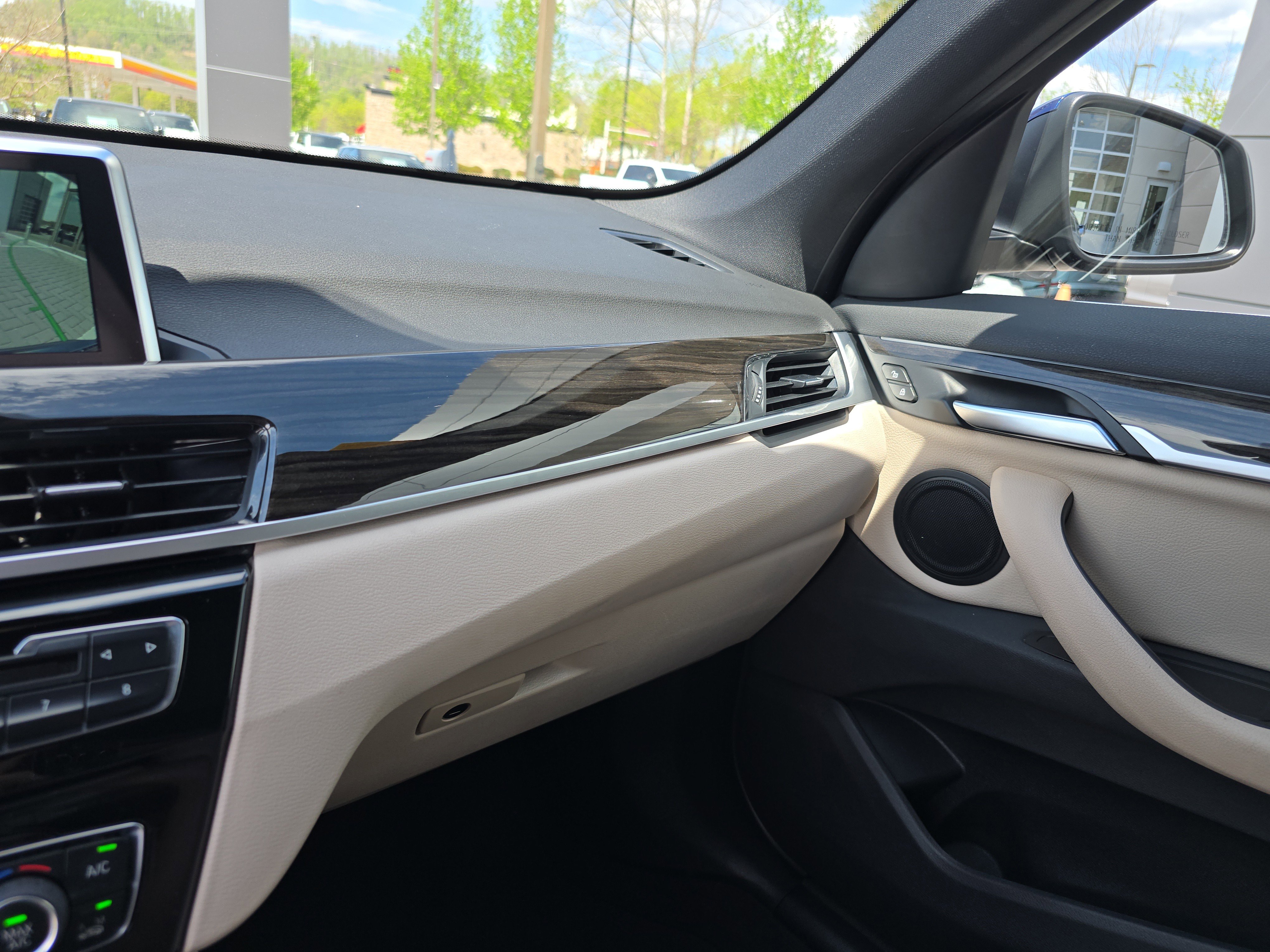 Used 2019 BMW X1 xDrive28i w/ Convenience Package image 24