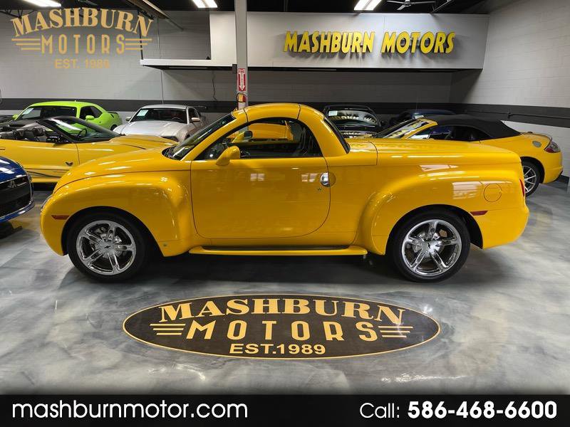 Used 2006 Chevrolet SSR w/ Preferred Equipment Group image 1