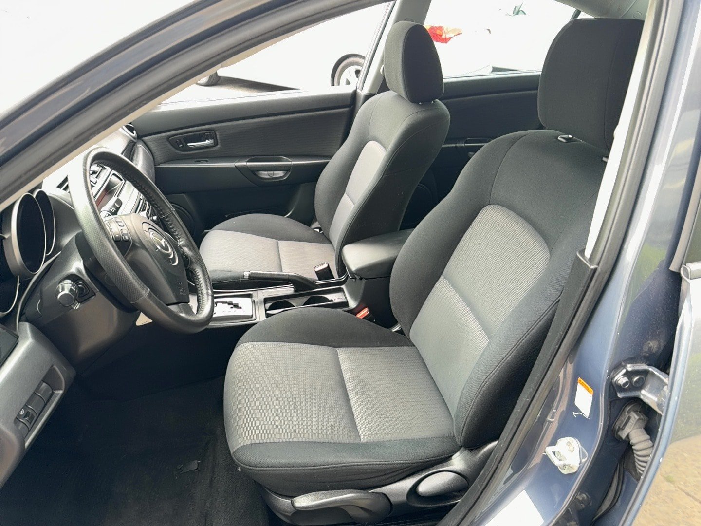 Used 2009 MAZDA MAZDA3 i Touring Value FWD image 6