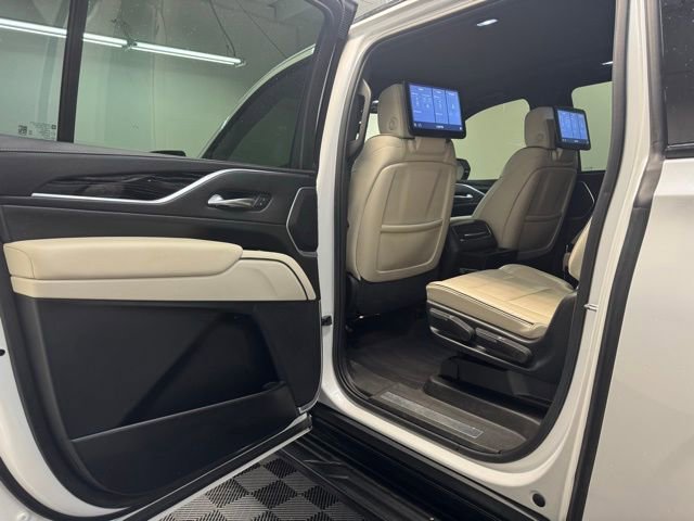 Used 2021 Cadillac Escalade ESV Sport image 27