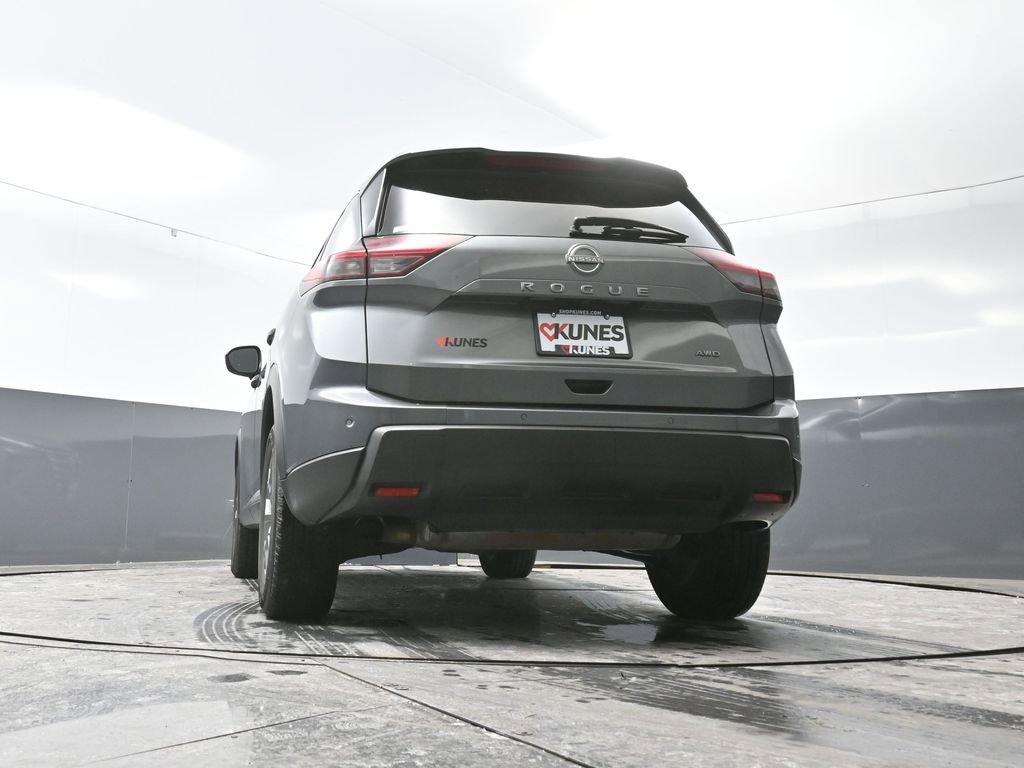 Used 2024 Nissan Rogue S image 55